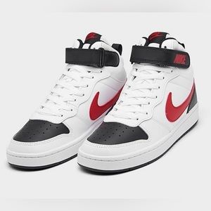 NIKE BIG KID COURT BOROUGH
MID 2 new size 7Y.    #31